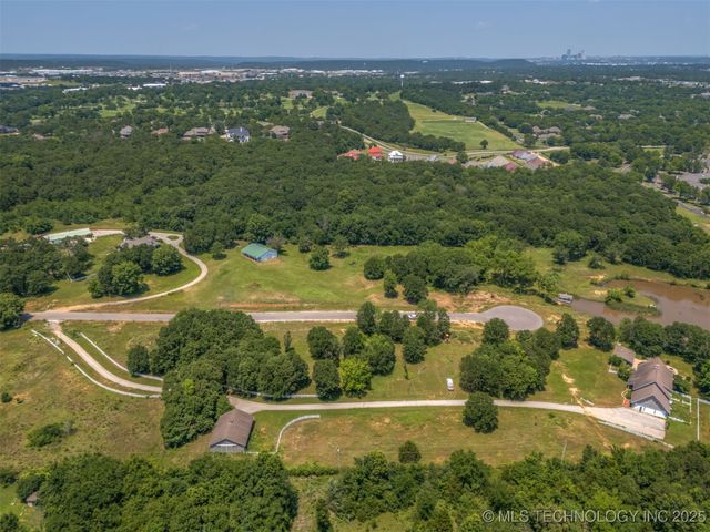 4458 Oak Timber Drive, Tulsa, OK 74131