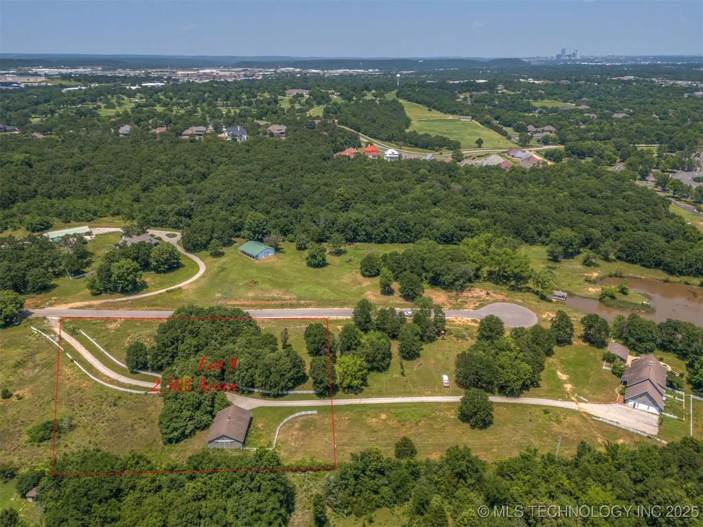 4458 Oak Timber Drive, Tulsa, OK 74131