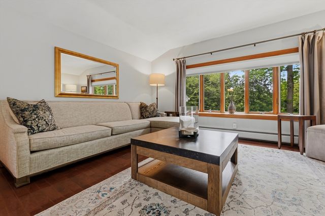 31 Charme Road, Billerica, MA 01821