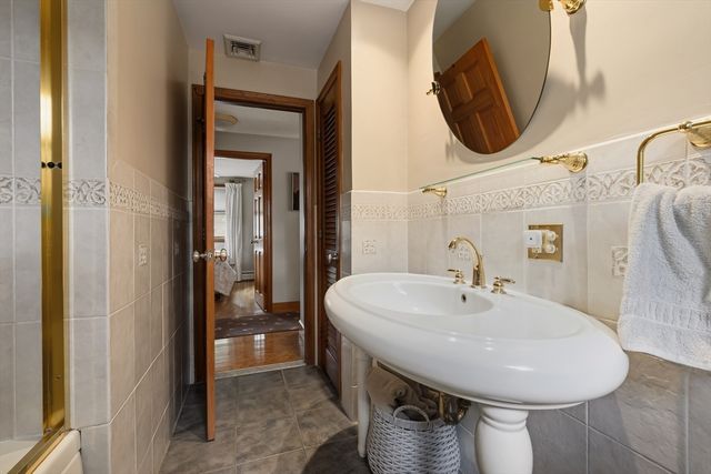 31 Charme Road, Billerica, MA 01821