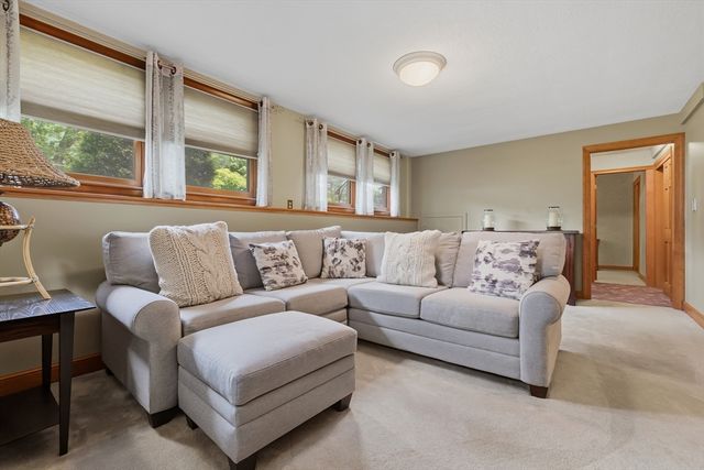 31 Charme Road, Billerica, MA 01821