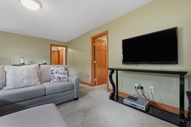 31 Charme Road, Billerica, MA 01821