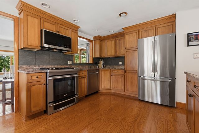 31 Charme Road, Billerica, MA 01821