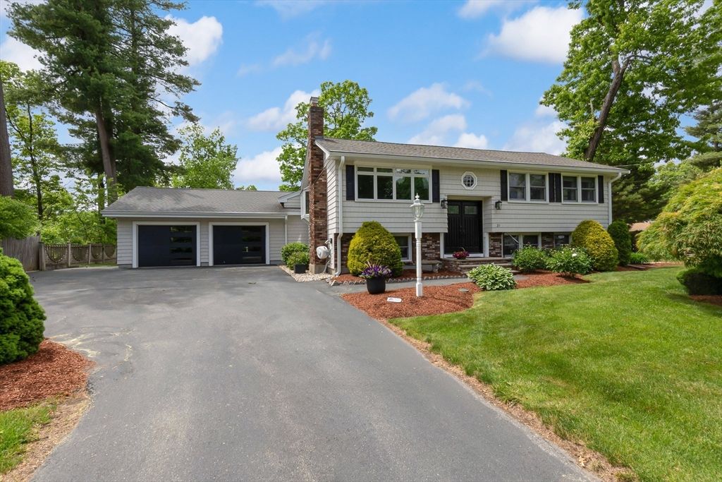 31 Charme Road, Billerica, MA 01821