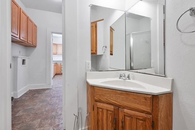 801 S Sutton Street, Mabank, TX 75147