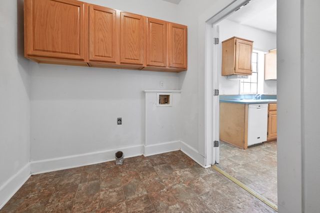 801 S Sutton Street, Mabank, TX 75147