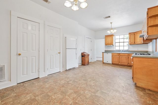 801 S Sutton Street, Mabank, TX 75147