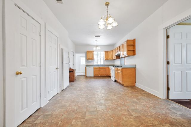 801 S Sutton Street, Mabank, TX 75147