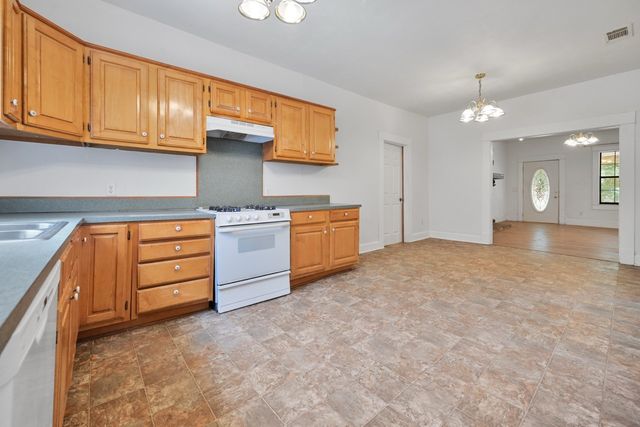 801 S Sutton Street, Mabank, TX 75147