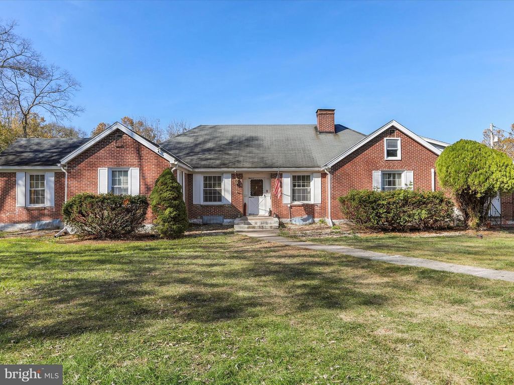 8238-4 DAM NUMBER 4 RD, Williamsport, MD 21795