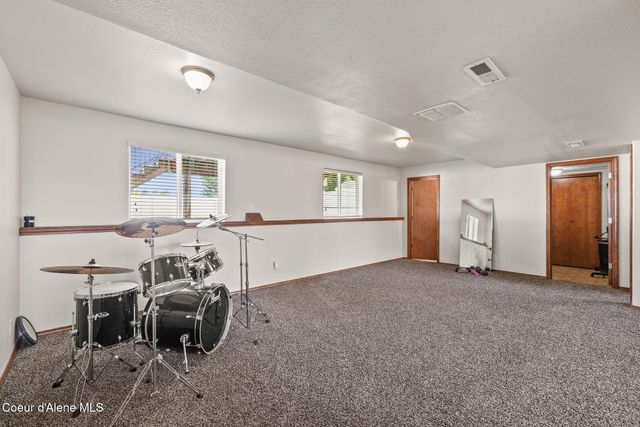 2893 W Strawberry LN, Hayden, ID 83835