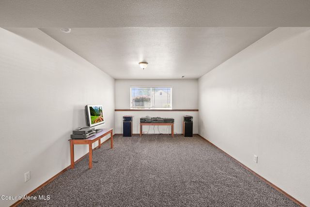 2893 W Strawberry LN, Hayden, ID 83835