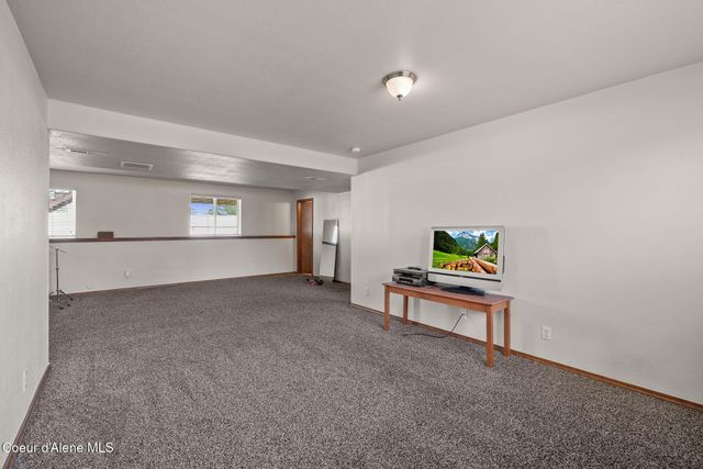 2893 W Strawberry LN, Hayden, ID 83835