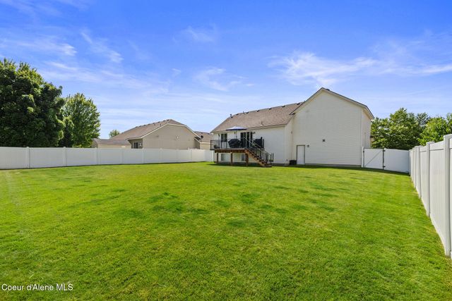 2893 W Strawberry LN, Hayden, ID 83835