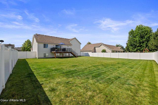 2893 W Strawberry LN, Hayden, ID 83835
