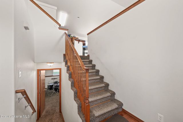 2893 W Strawberry LN, Hayden, ID 83835