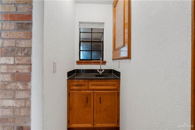 6100 N 36th Street, Mcallen, TX 78504