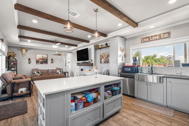 1421 Fm 1660, Hutto, TX 78634