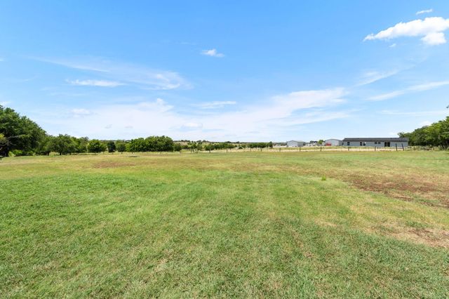 1421 Fm 1660, Hutto, TX 78634