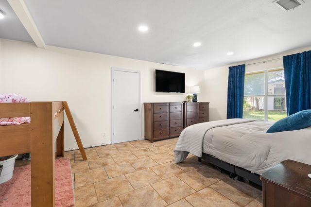 1421 Fm 1660, Hutto, TX 78634