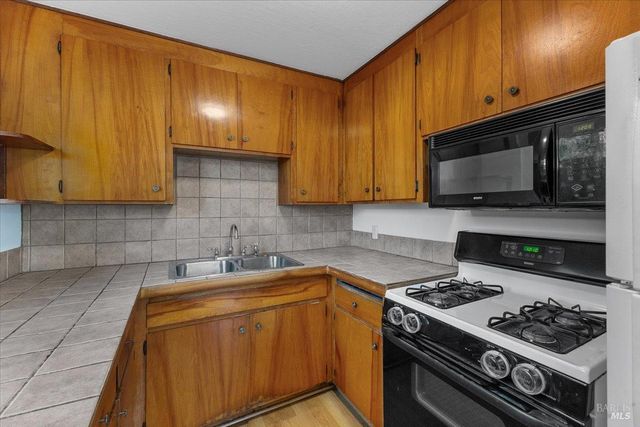 187 Pine Ave, Sonoma, CA 95476