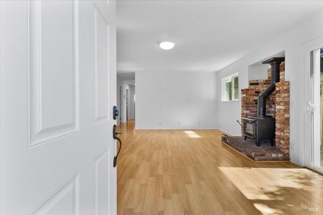 187 Pine Ave, Sonoma, CA 95476