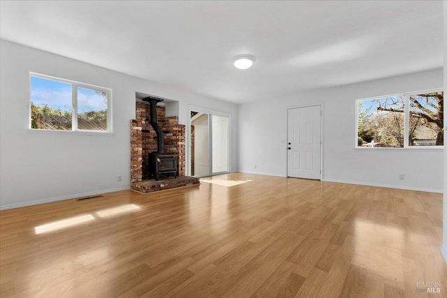 187 Pine Ave, Sonoma, CA 95476