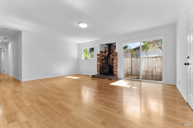 187 Pine Ave, Sonoma, CA 95476