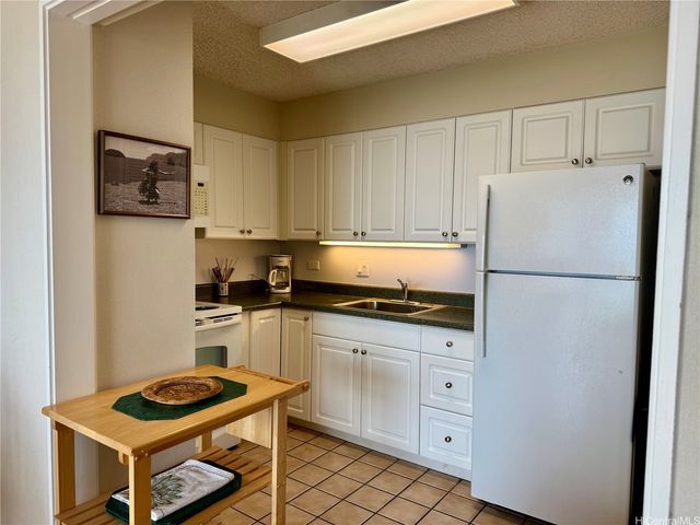 2440 Kuhio Street 2103, Honolulu, HI 96815