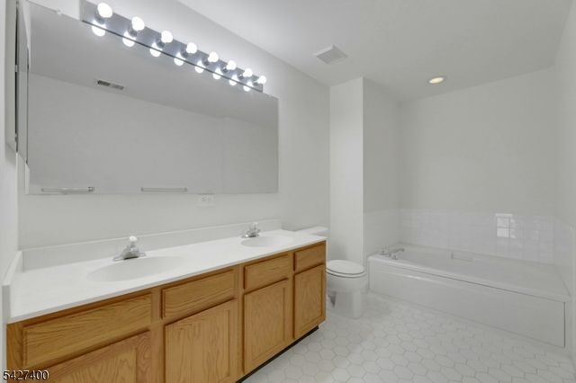 103 Riverwalk Way, Clifton City, NJ 07014