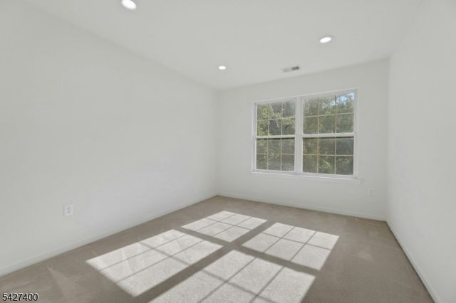 103 Riverwalk Way, Clifton City, NJ 07014