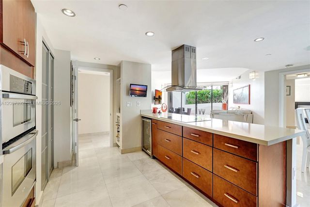 4000 Island Boulevard 402, Aventura, FL 33160