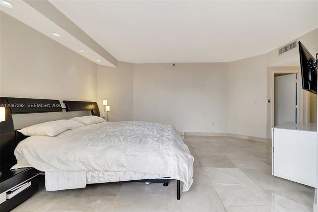 4000 Island Boulevard 402, Aventura, FL 33160