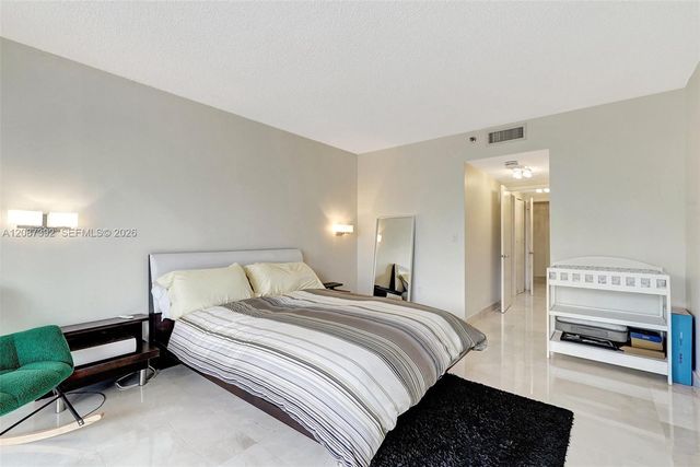 4000 Island Boulevard 402, Aventura, FL 33160
