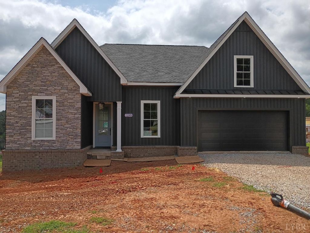 1295 Boonsboro Meadows Drive, Lynchburg, VA 24503