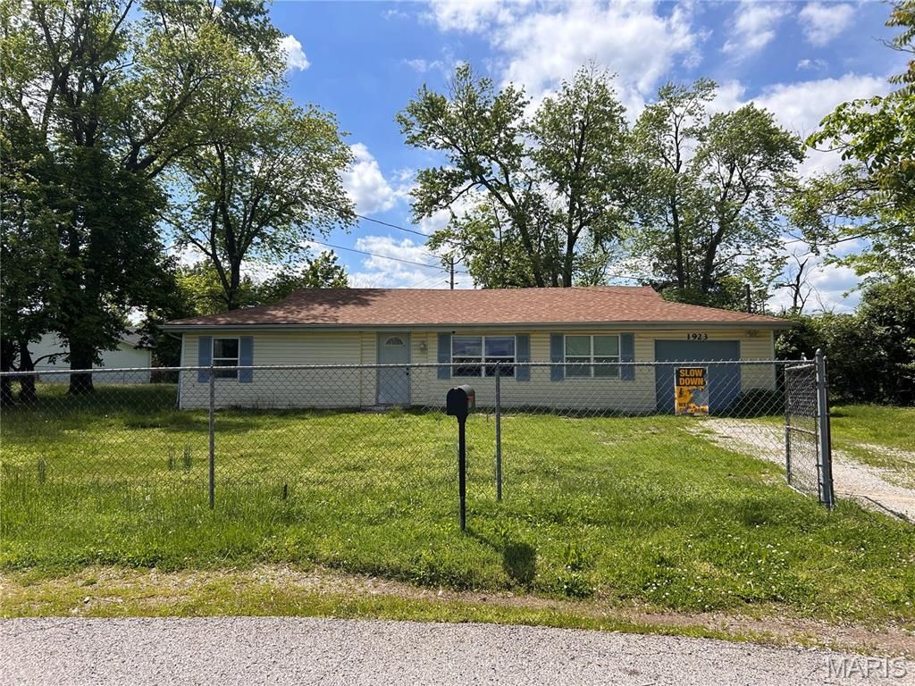 1923 Ridgeway Drive, Arnold, MO 63010