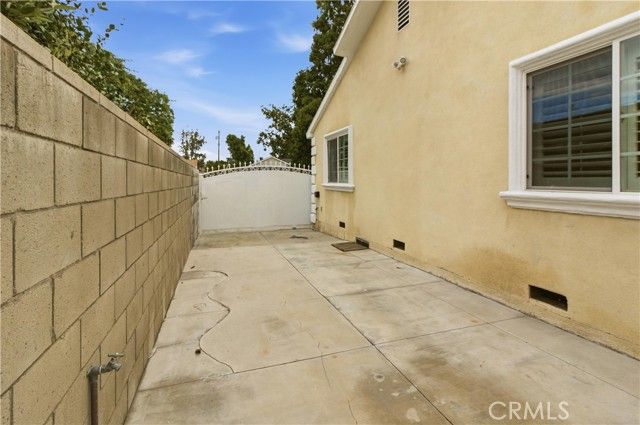11131 Dempsey, Granada Hills (los Angeles), CA 91344