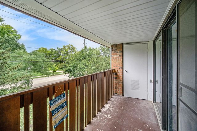 1225 S Maple Road 307, Ann Arbor, MI 48103