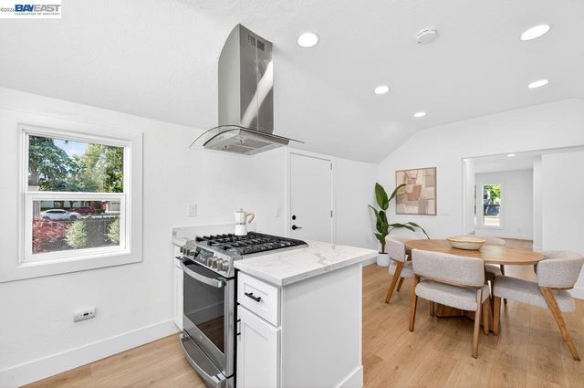 1038 Division St, Pleasanton, CA 94566