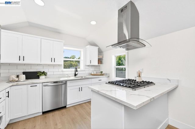 1038 Division St, Pleasanton, CA 94566