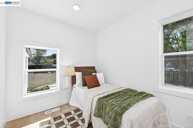1038 Division St, Pleasanton, CA 94566