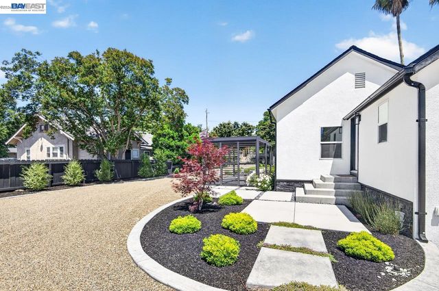 1038 Division St, Pleasanton, CA 94566