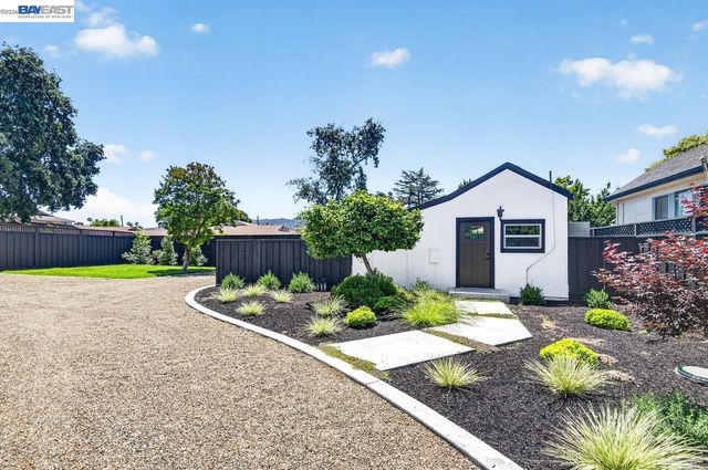 1038 Division St, Pleasanton, CA 94566