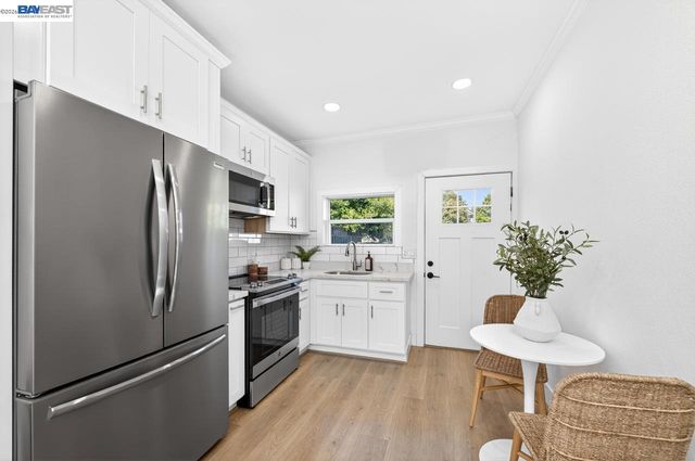 1038 Division St, Pleasanton, CA 94566