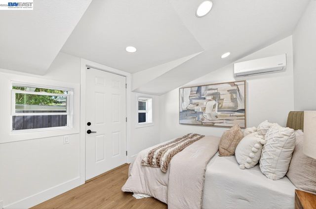1038 Division St, Pleasanton, CA 94566