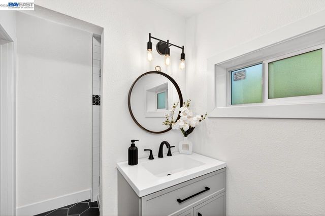 1038 Division St, Pleasanton, CA 94566