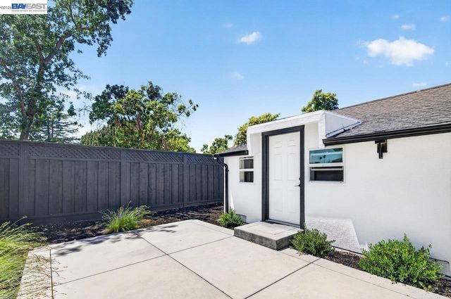 1038 Division St, Pleasanton, CA 94566