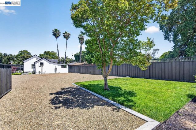 1038 Division St, Pleasanton, CA 94566