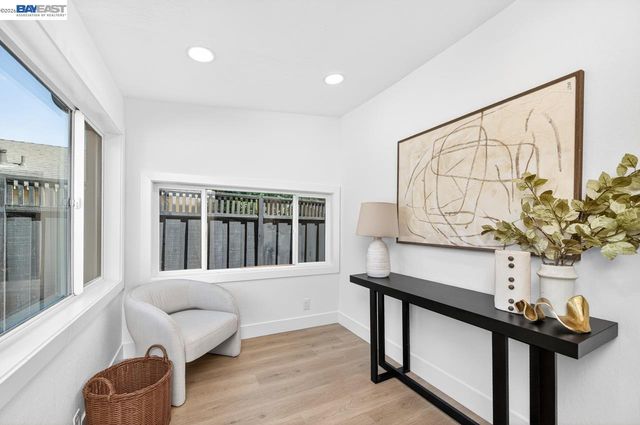 1038 Division St, Pleasanton, CA 94566