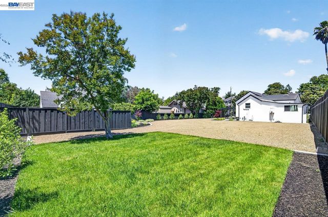 1038 Division St, Pleasanton, CA 94566